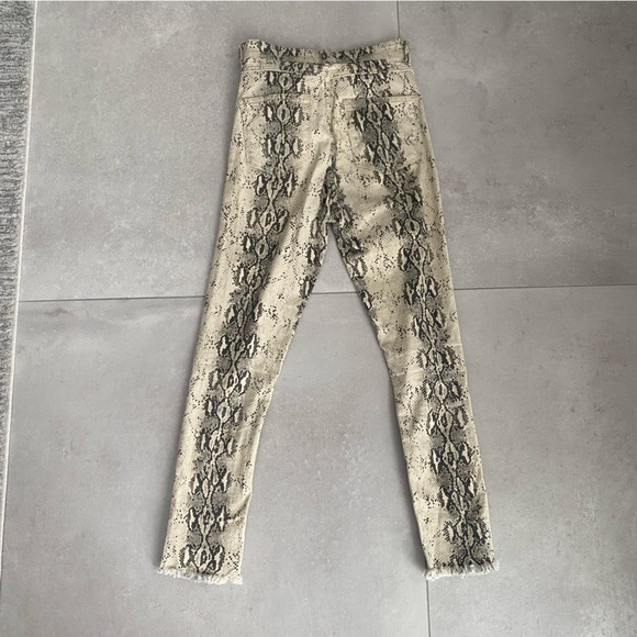 LIONESS PANTS - Picture 8 of 11